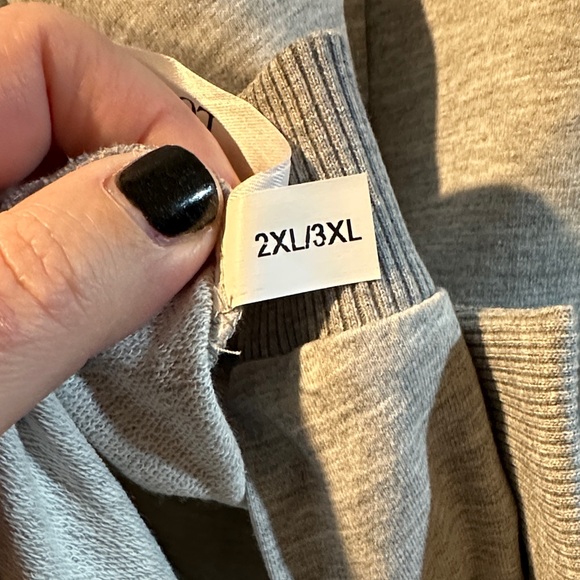 Lócker Room Gray Lounge Set - Picture 6 of 13